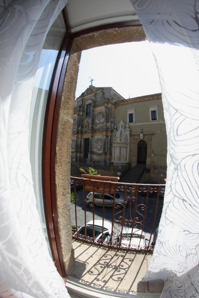 Gualtiero Camere & Suite Caltagirone Pokoj fotografie
